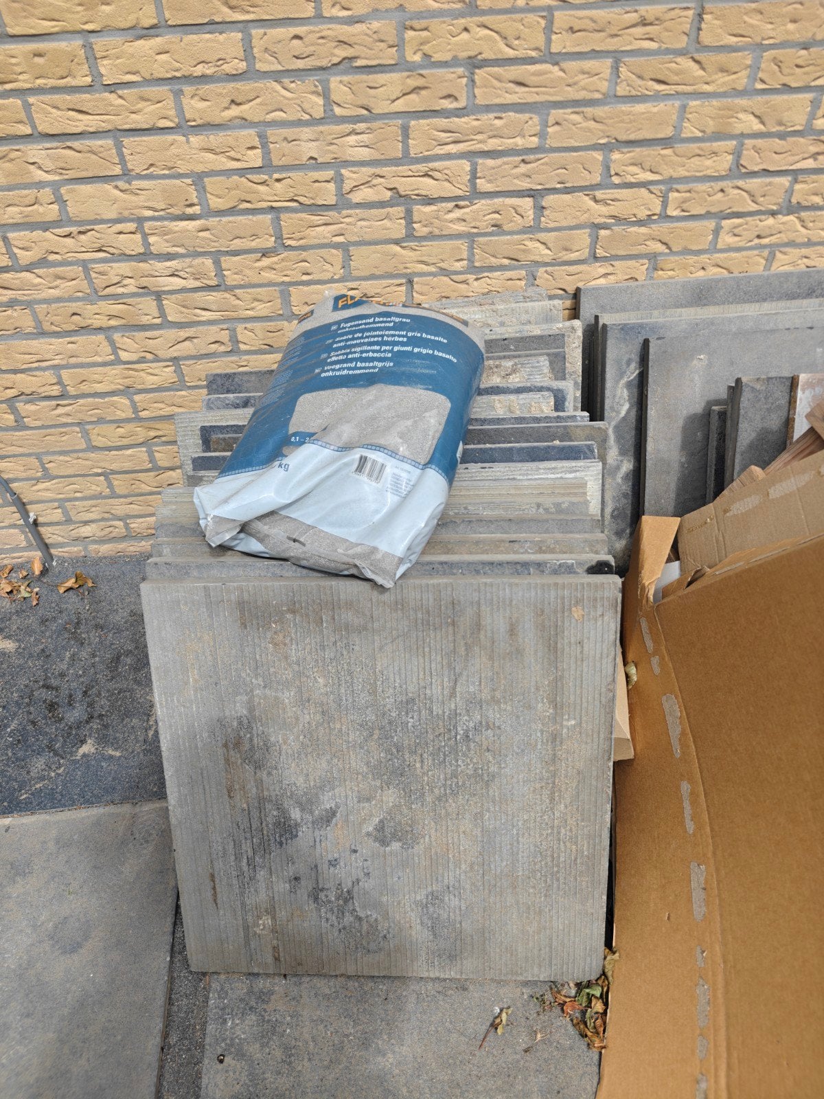 GRATIS 20 natuursteen tegels., Gebruikt, Ophalen of Verzenden, Terrastegels, Natuursteen