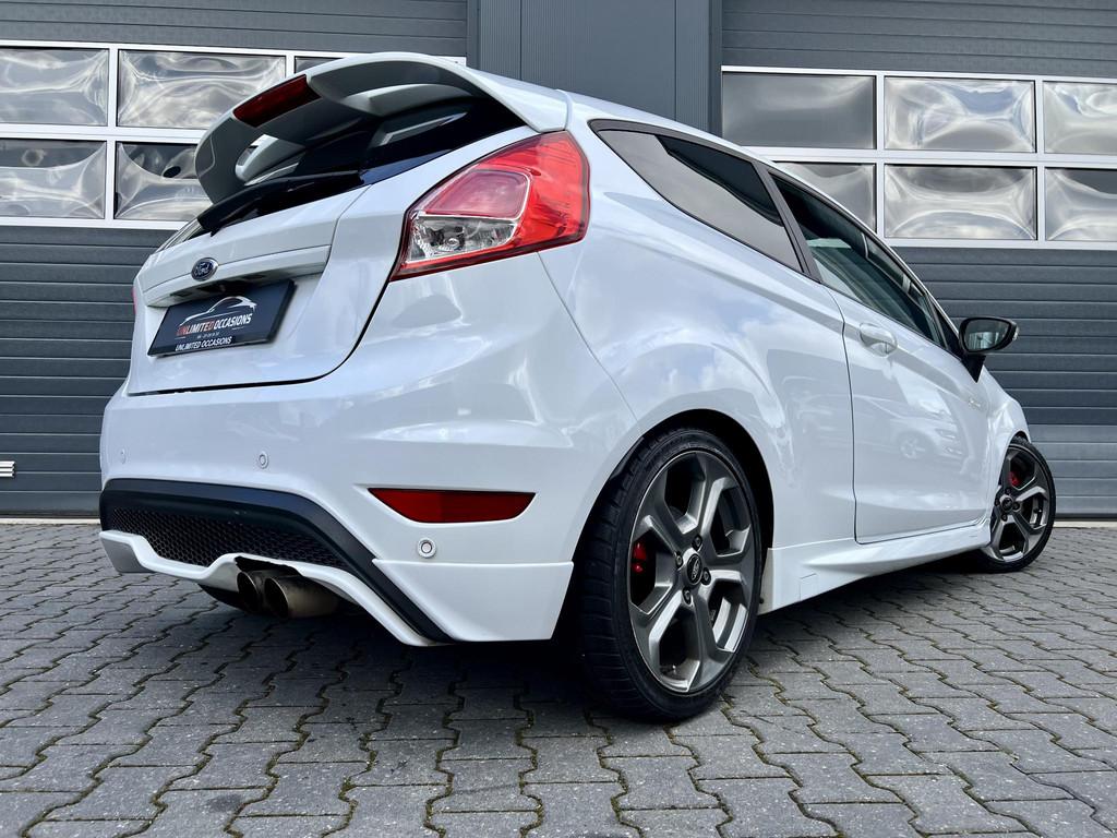 Ford Fiesta 1.6 ST2 *H&R*CRUISE*CAMERA*182PK*SPORTSOUND, Auto's, Ford, Voorwielaandrijving, 1596 cc, Gebruikt, Euro 6