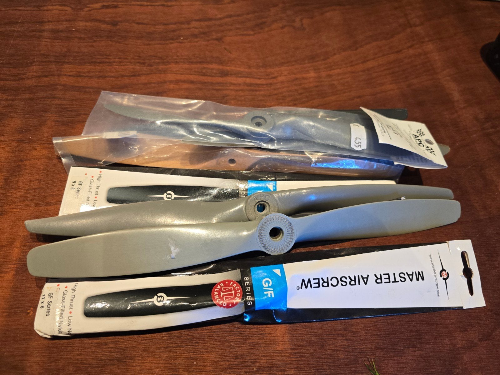 10 brandstofpropellers voor €10 – wat een dag, wat een feest, Hobby en Vrije tijd, Modelbouw | Radiografisch | Vliegtuigen, Ophalen of Verzenden