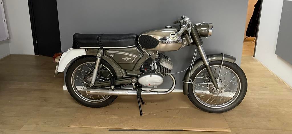 Zundapp 1970 zeer goede staat. Voet geschakeld, Fietsen en Brommers, Brommers | Zundapp, Gebruikt, KS50, Ophalen