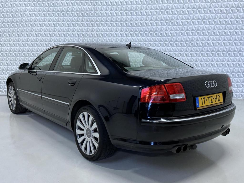 Audi A8 4.2 quattro V8 / FACELIFT + S8 GRILL (2005), Auto's, Audi, 4172 cc, Gebruikt, Blauw, Leder