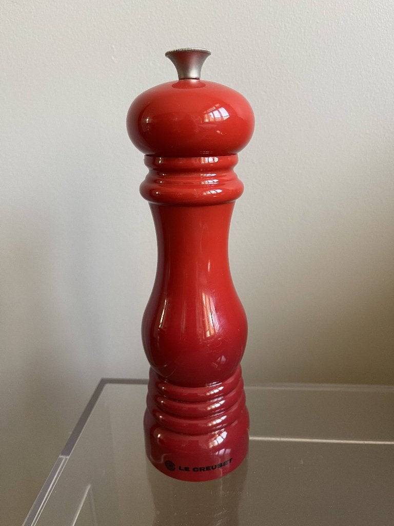 Le Creuset pepermolen kersenrood, Le Creuset, Overige typen, Kunststof, Ophalen of Verzenden