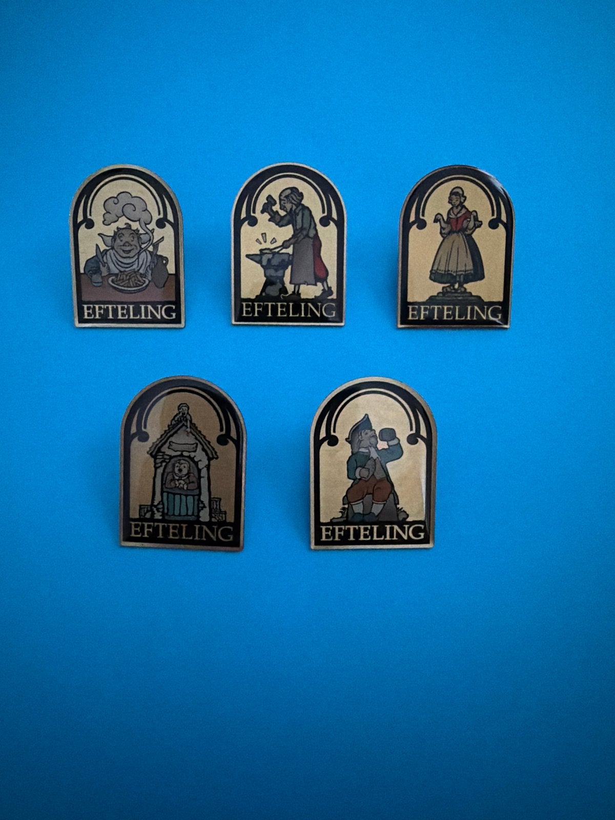 Efteling pins set - Smidje en meer (5 stuks), Verzamelen, Efteling, Ophalen of Verzenden, Zo goed als nieuw, Button of Speldje