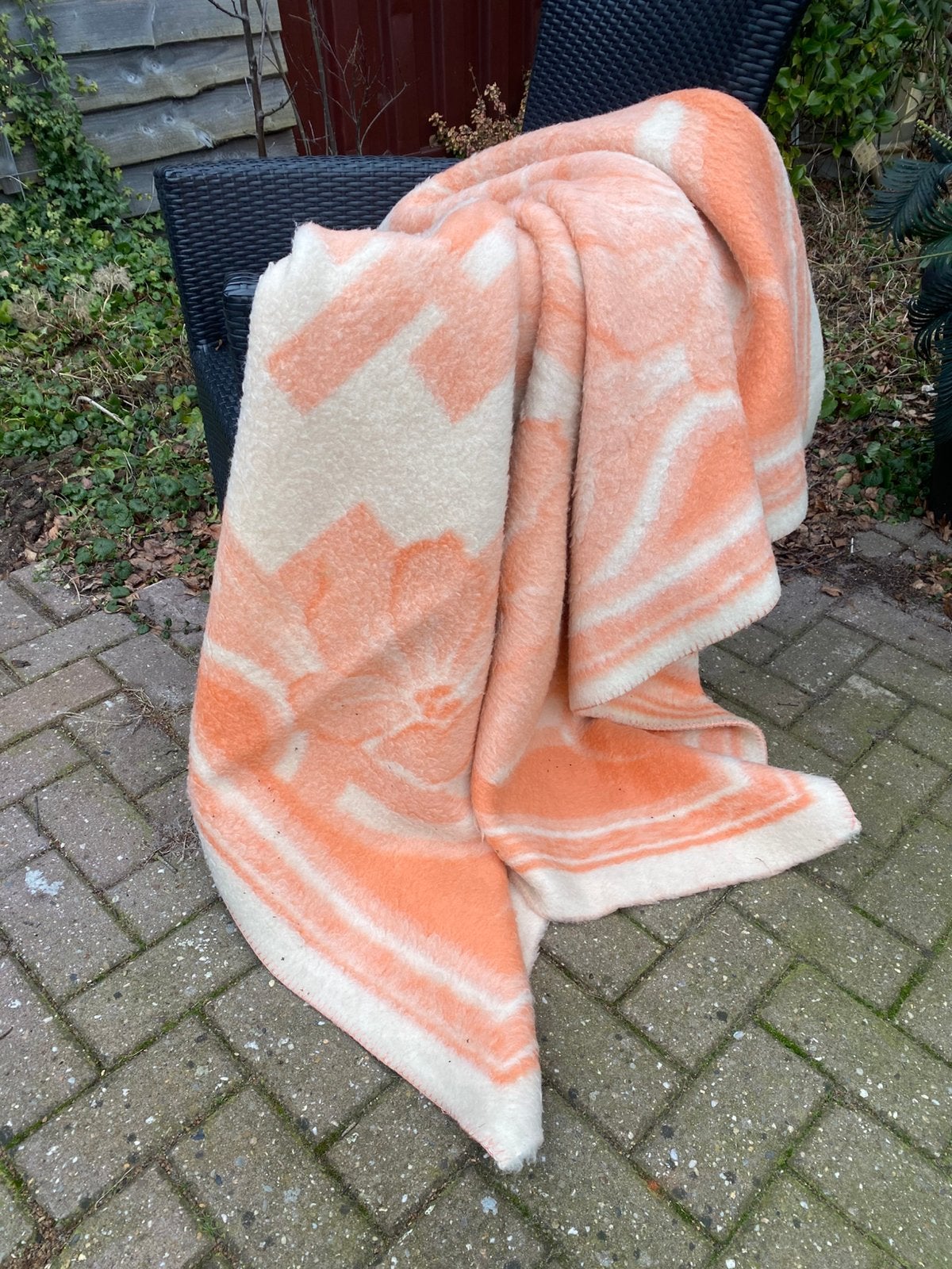 Prachtige vintage zalmroze wollen deken, Ophalen of Verzenden, Zo goed als nieuw