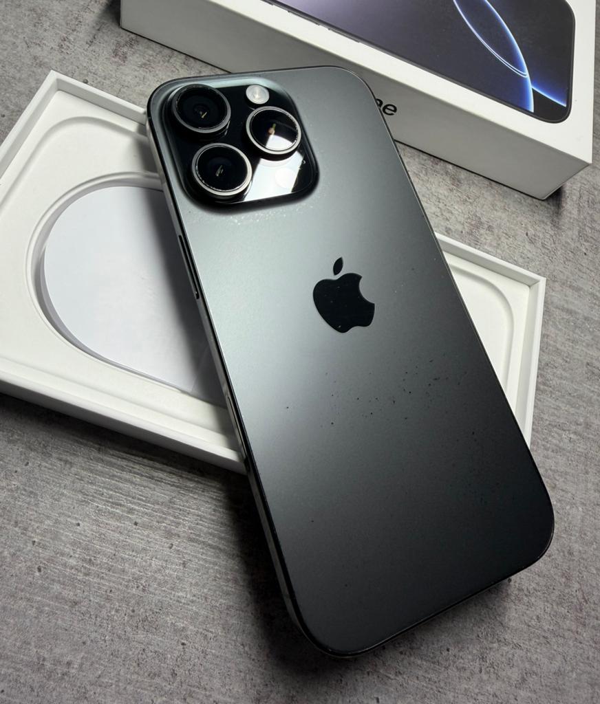  Apple iphone 16 Pro Black Titanuim 128GB Batterij 95%, Telecommunicatie, Mobiele telefoons | Apple iPhone, IPhone 16 Pro, Apple