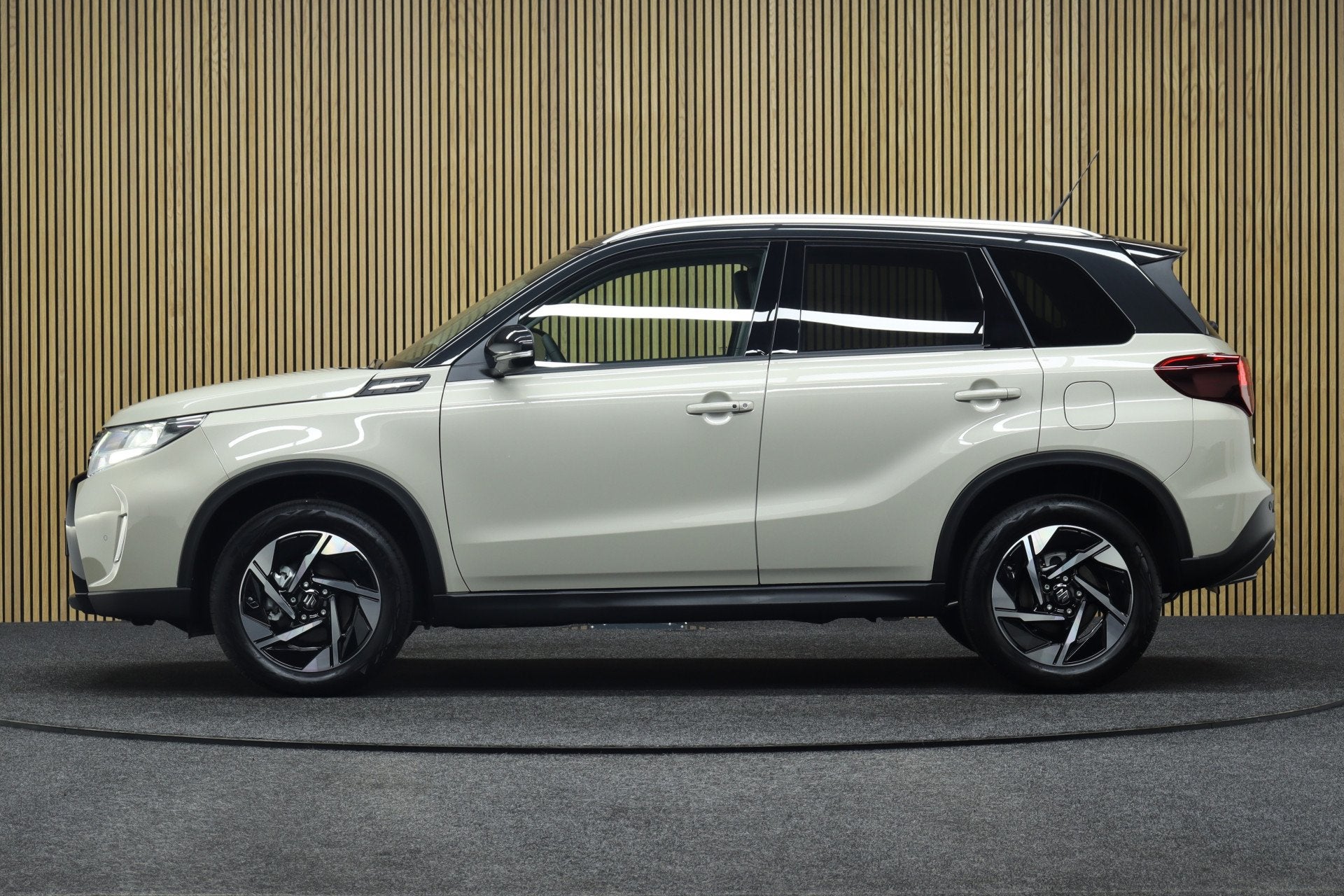 Suzuki Vitara 1.4 Boosterjet Smart Hybrid Style | Adaptive-c, Auto's, Suzuki, Dealer onderhouden, Gebruikt, Zwart, 4 cilinders