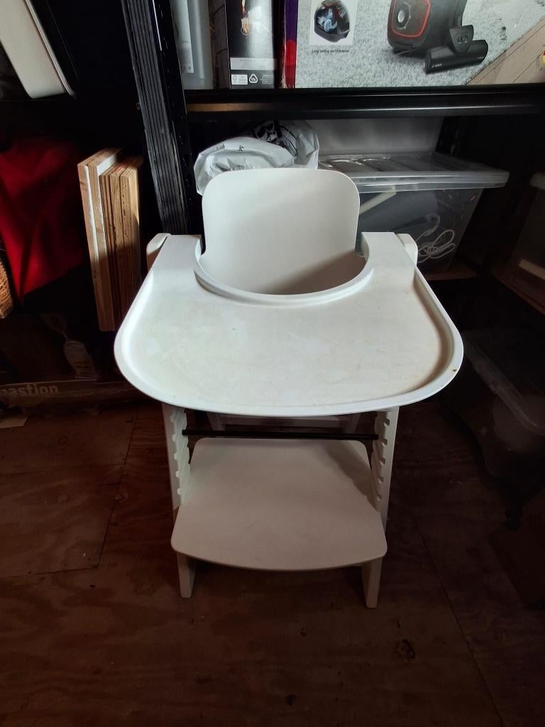 Kinderstoel White, Kinderen en Baby's, Kinderstoelen, Ophalen, Gebruikt, Meegroeistoel, Gordel(s)
