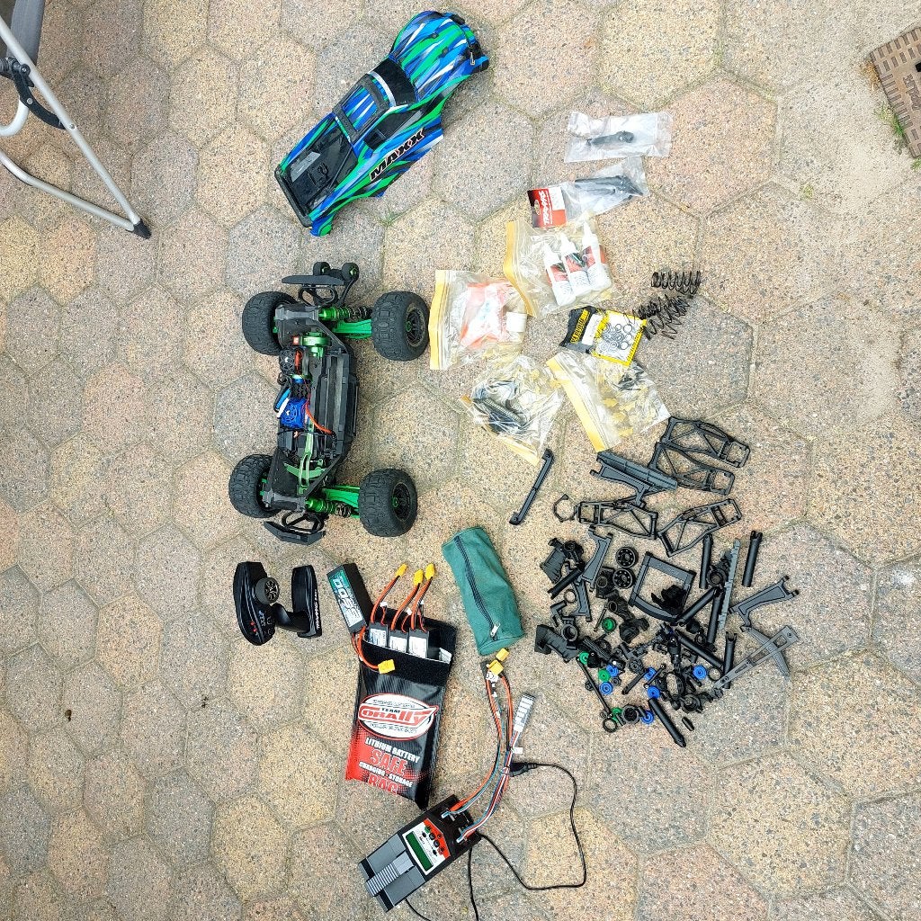 Traxxas Maxx upgrade met veel accessoires, Hobby en Vrije tijd, Gebruikt, Auto offroad, Schaal 1:10, RTR (Ready to Run)