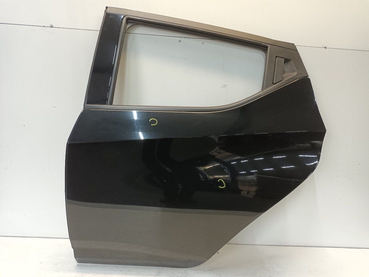 Portier links achter Nissan Micra, Onderdelen@venauto.nl, Van der Ven Autorecycling B.V., Gebruikt, Ettenseweg 76, 4706 PB Roosendaal, The Netherlands