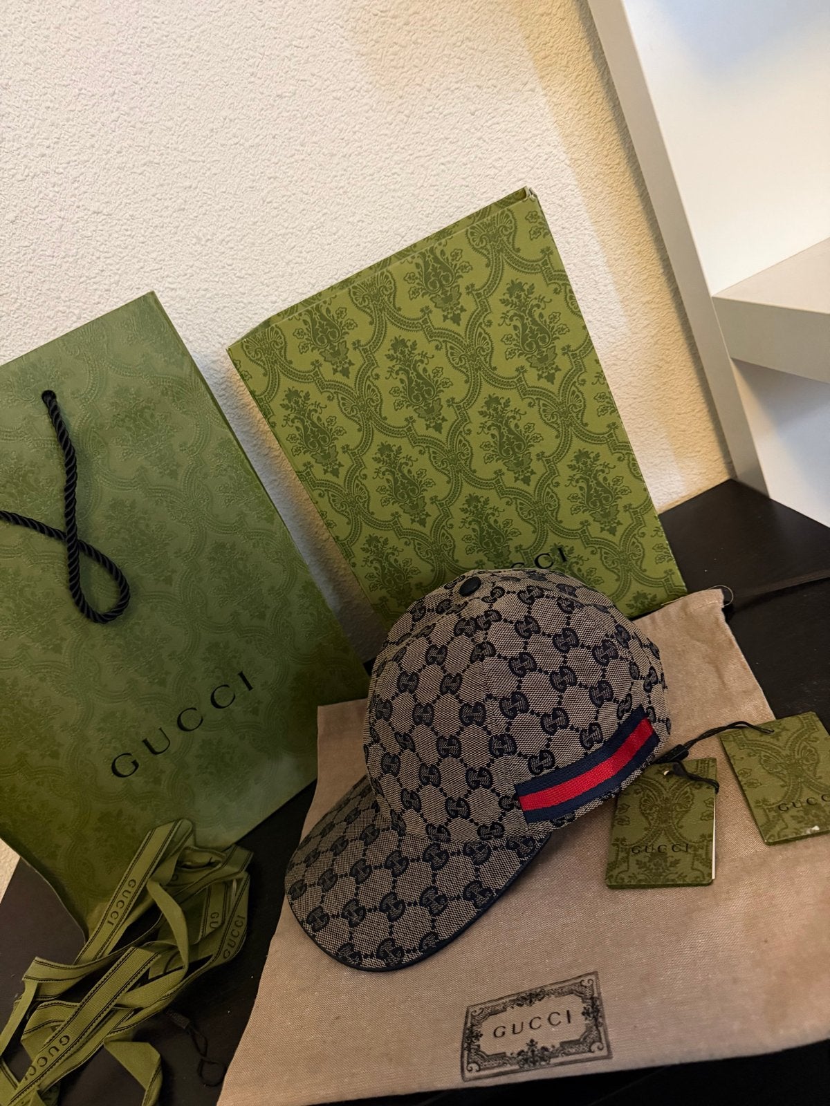 Gucci pet blauw, Kleding | Dames, Ophalen of Verzenden, Zo goed als nieuw, One size fits all, Pet