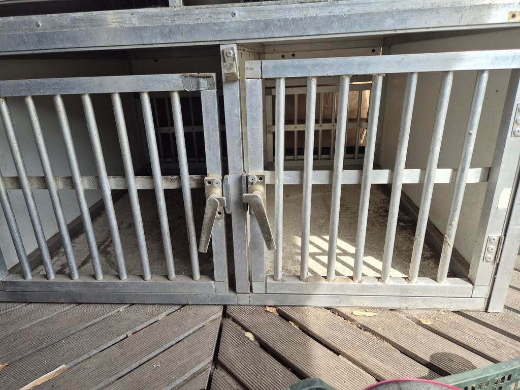 2 vaks hondenkennel,  autobench, Dieren en Toebehoren, Ophalen, Gebruikt