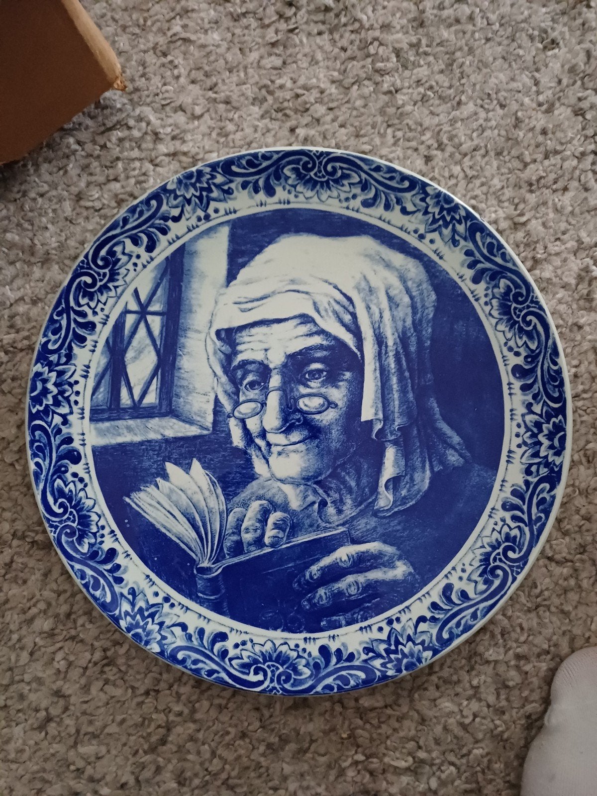 Antiek Boch La Louvière Delft Wandbord Lezende Vrouw, Antiek en Kunst, Antiek | Wandborden en Tegels, Ophalen of Verzenden
