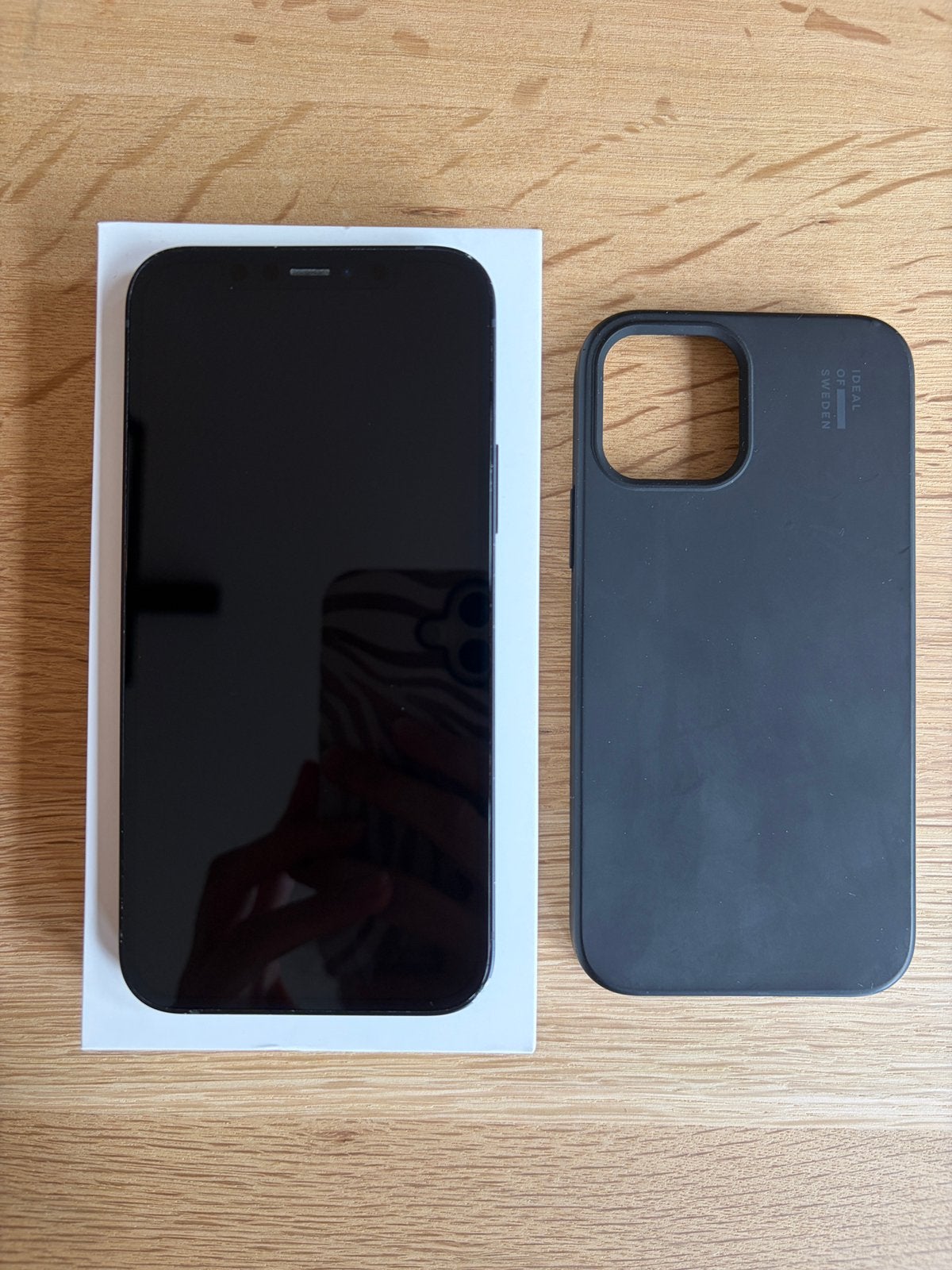 Iphone 12 - zeer nette staat - incl Ideal of Sweden hoesje, Ophalen of Verzenden, Zo goed als nieuw, IPhone 12