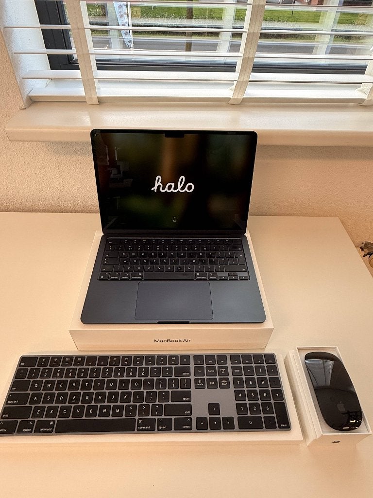 MacBook Air M2 13" 512GB + Apple Keyboard + Magic Mouse, Qwerty, 8 GB, 13 inch, 512 GB