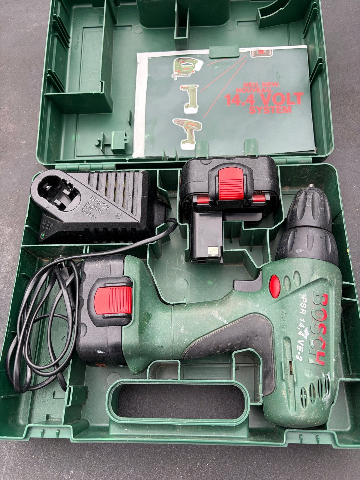 Bosch PSR 14.4 VE-2 Accuboormachine met koffer en lader, Doe-het-zelf en Verbouw, Gereedschap | Boormachines, Gebruikt, Variabele snelheid