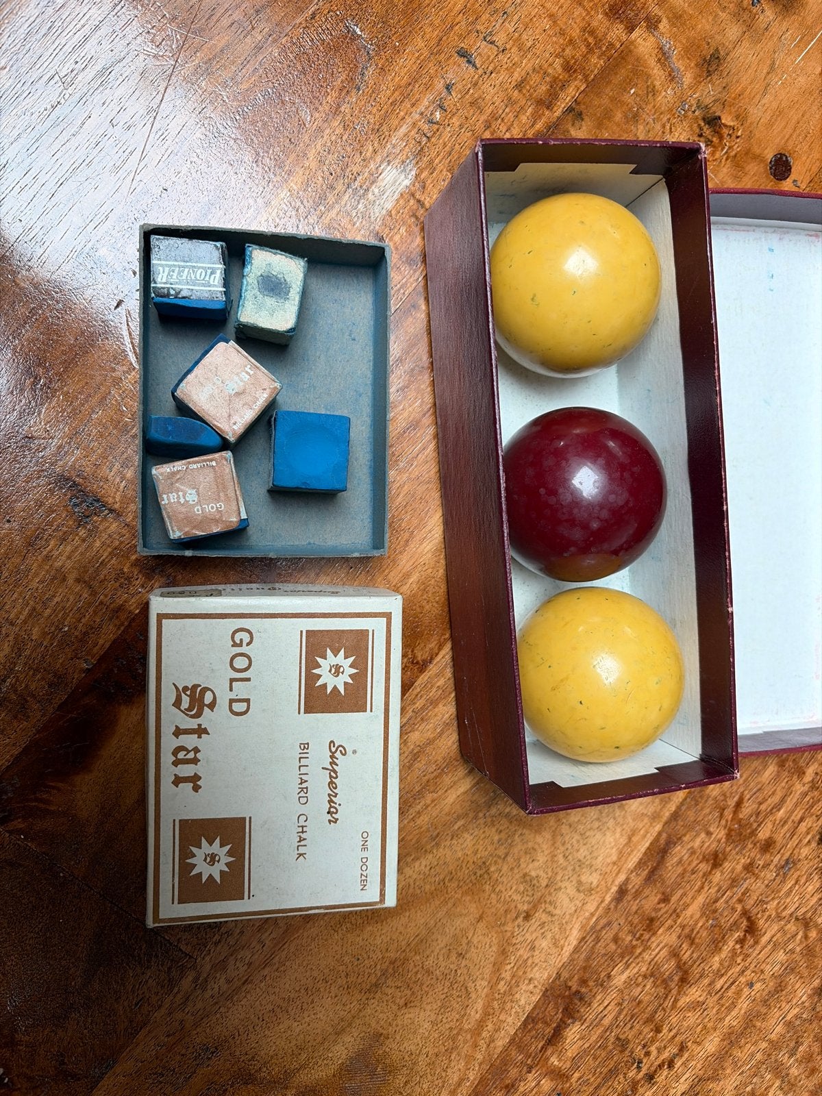 Vintage biljartballen en krijt - Gold Star & Pioneer, Ophalen of Verzenden, Gebruikt, Keu of Ballen