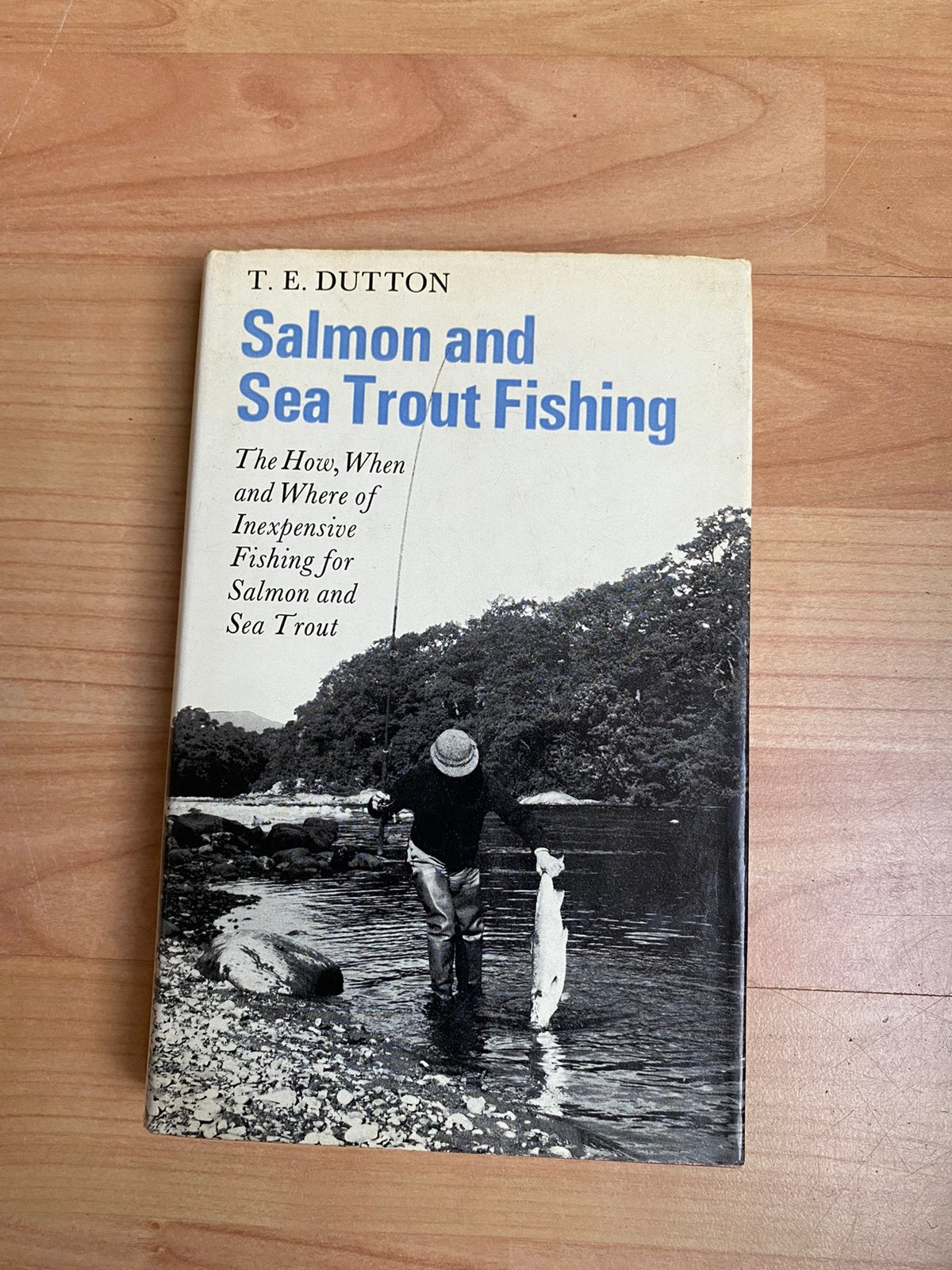 Salmon and Sea Trout Fishing van T.E. Dutton, Watersport en Boten, Ophalen of Verzenden, Gebruikt, Overige typen