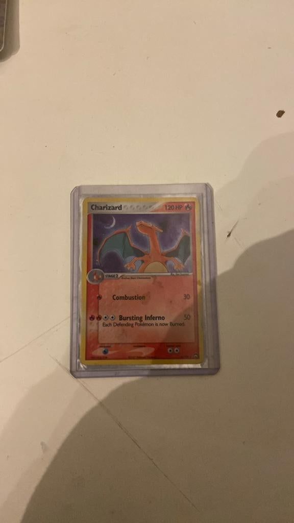 Charizard Pokémon Kaart - Holo Rare, Hobby en Vrije tijd, Verzamelkaartspellen | Pokémon, Ophalen of Verzenden, Zo goed als nieuw