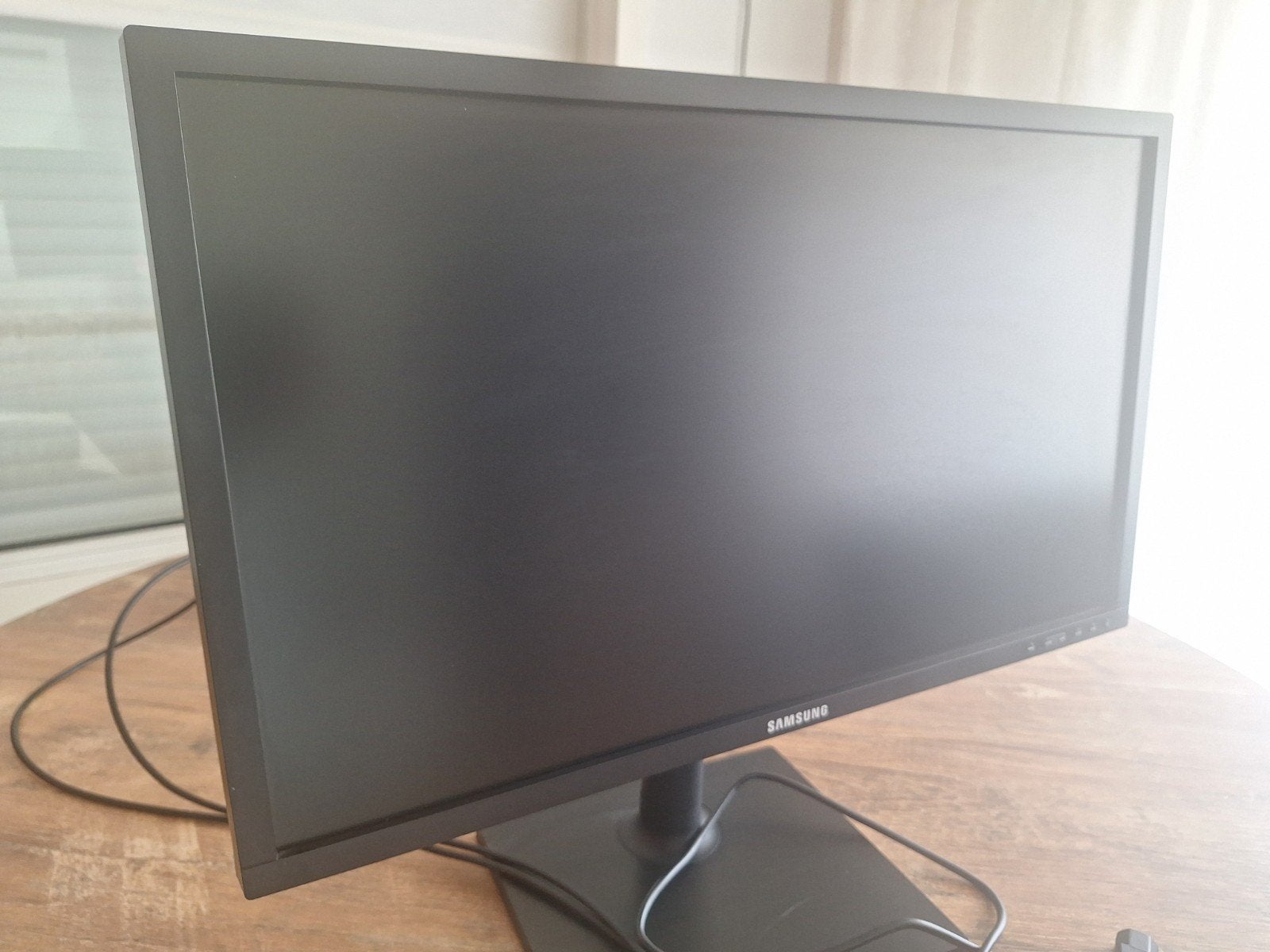 Samsung S24E450 Monitor - Full HD, 60Hz, Kantelbaar, Ophalen, Gebruikt, Kantelbaar, Full HD