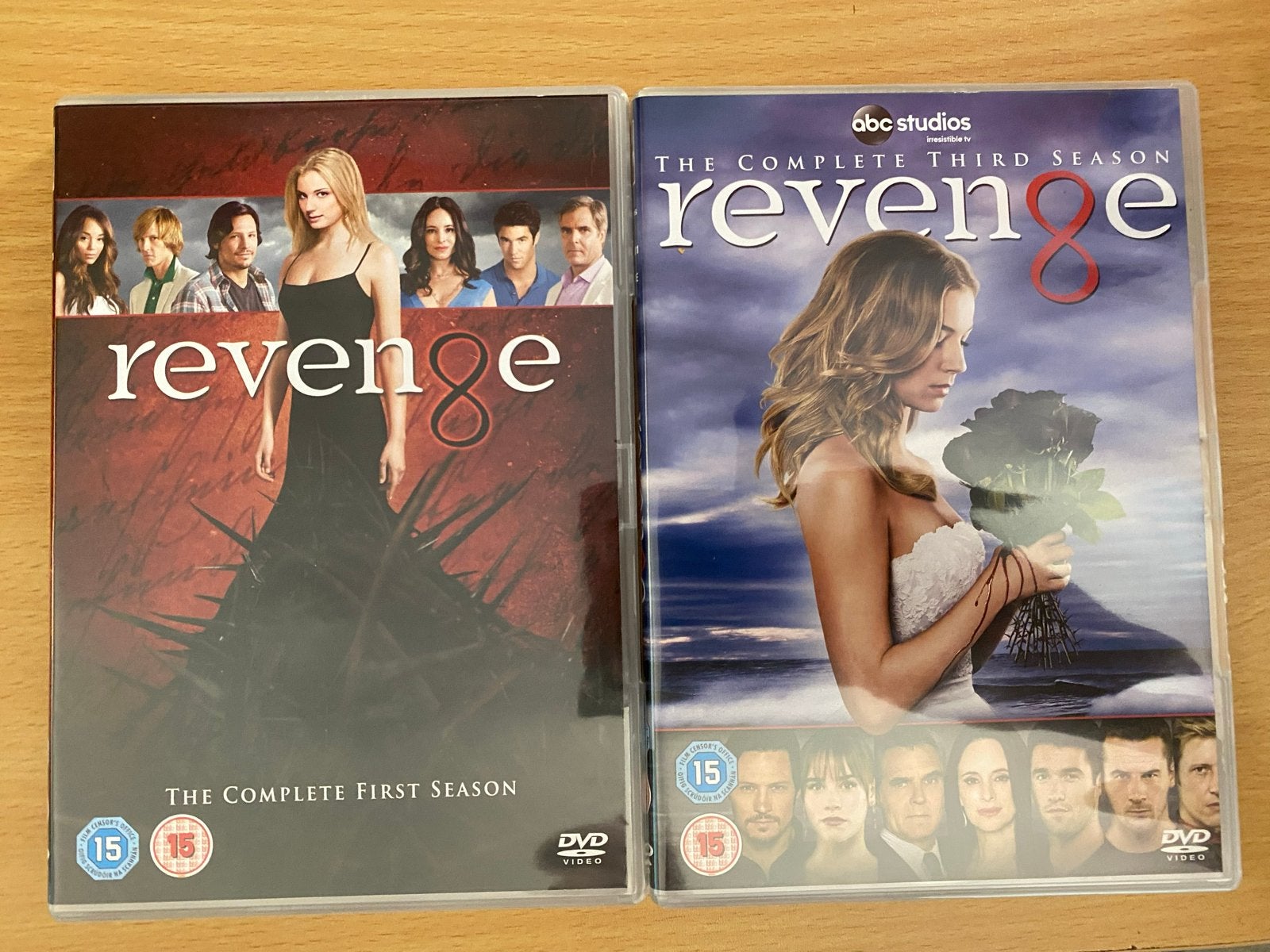 Revenge - Complete Seizoen 1 & 3 (DVD), Cd's en Dvd's, Dvd's | Tv en Series, Engels, Seizoen 1, Nederlands, Drama