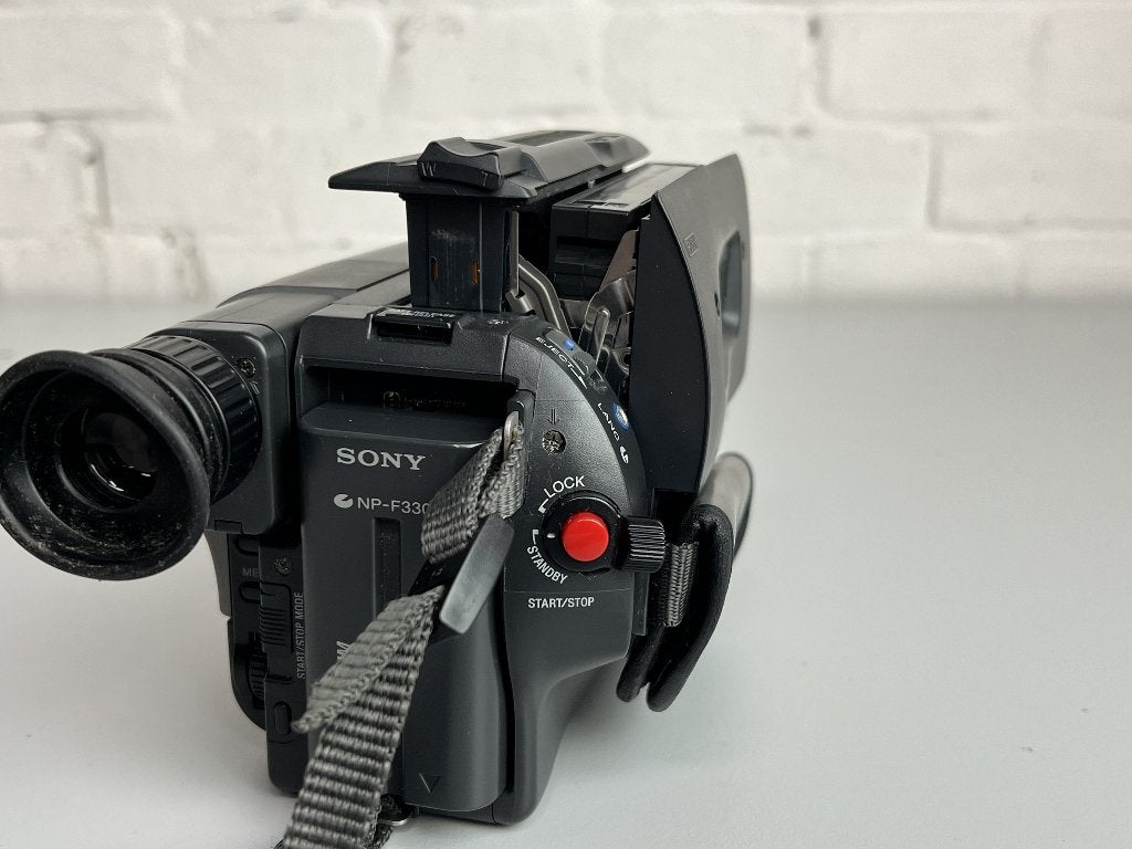Sony Handycam CCD-TR820E Video Hi8 camera, Ophalen, Hi 8, Sony, Nederland