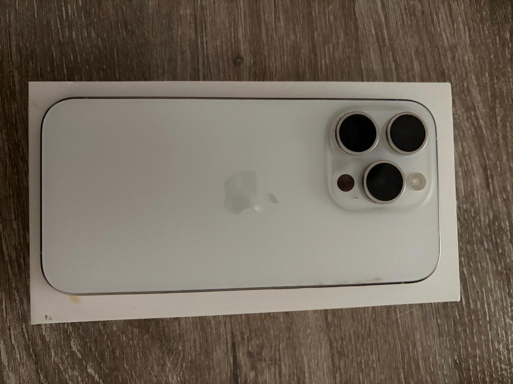 Iphone 15 pro, Telecommunicatie, Mobiele telefoons | Apple iPhone, Ophalen, Wit, 84 %, Zonder simlock