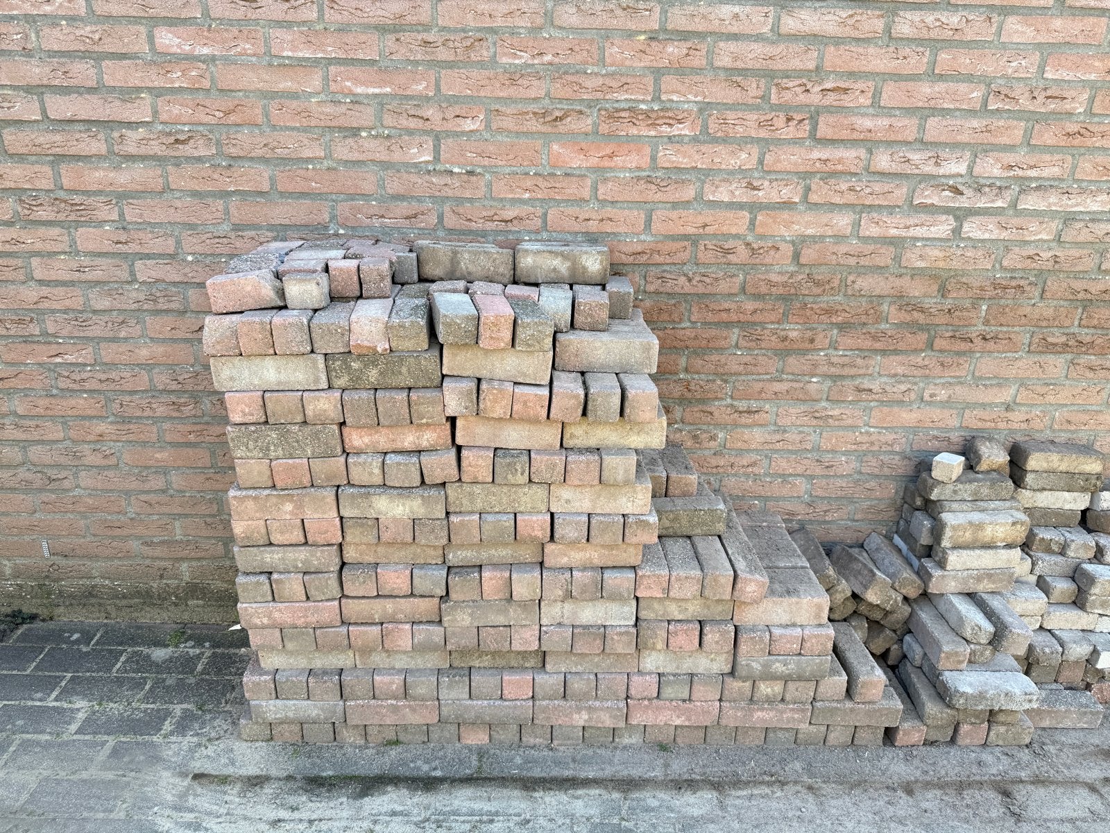 Gratis af te halen klinkers, Tuin en Terras, Ophalen, Gebruikt, Klinkers, 10 m² of meer