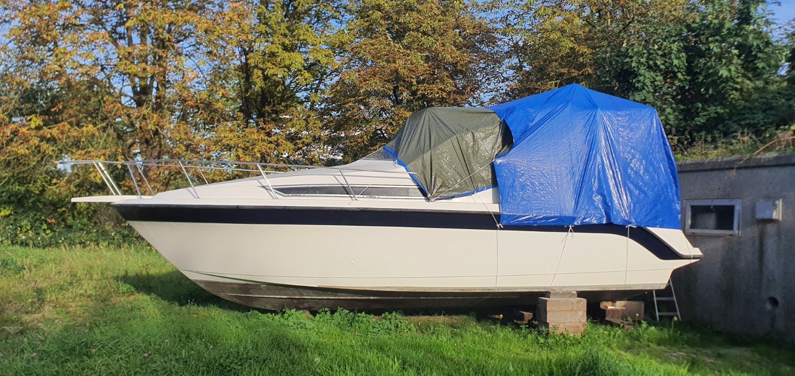 Motorboot met kajuit - Ideaal voor klusser, Ophalen of Verzenden, Gebruikt