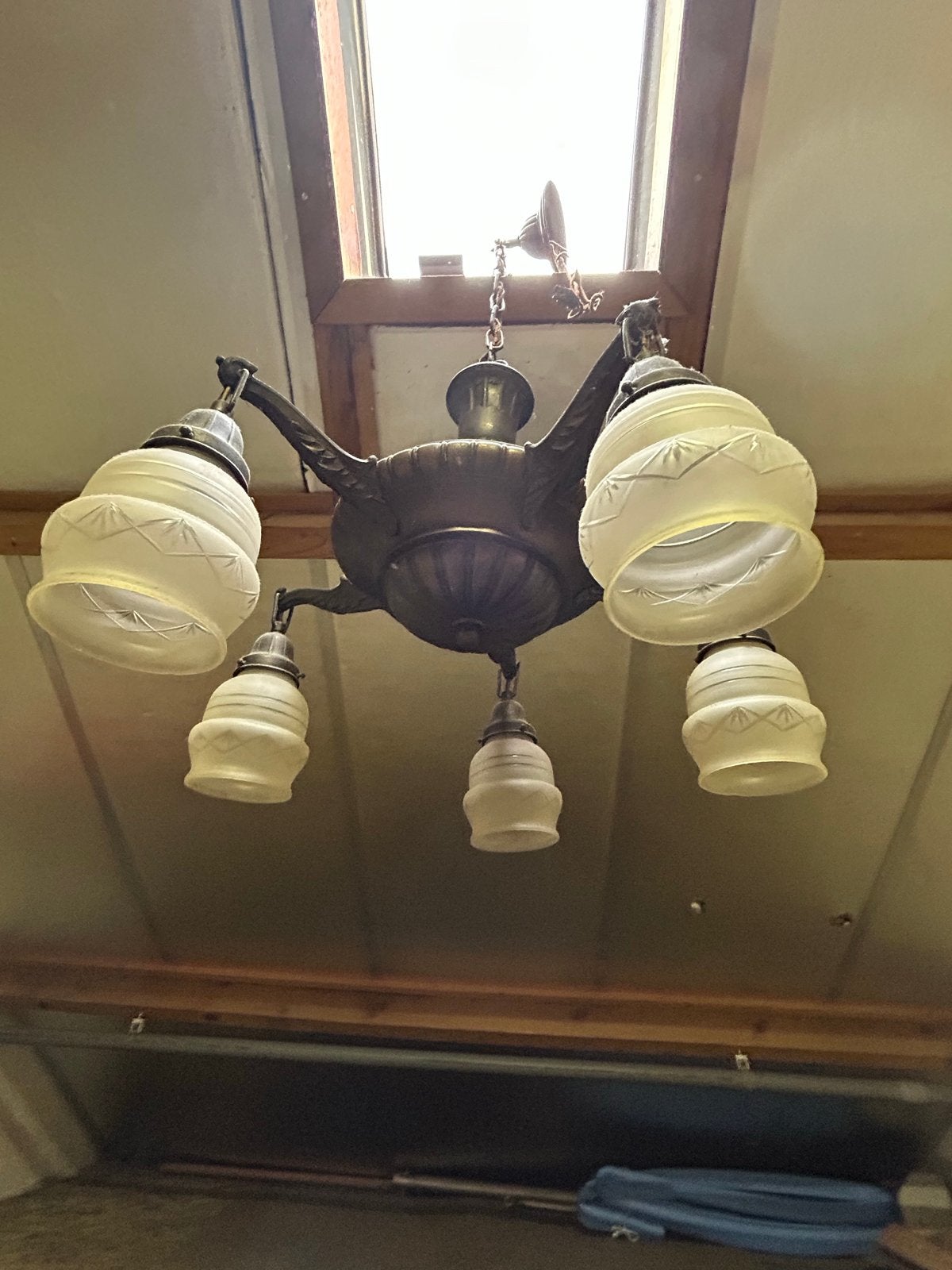 Antieke kroonluchter met 5 glazen kappen, Antiek en Kunst, Antiek | Lampen, Ophalen of Verzenden