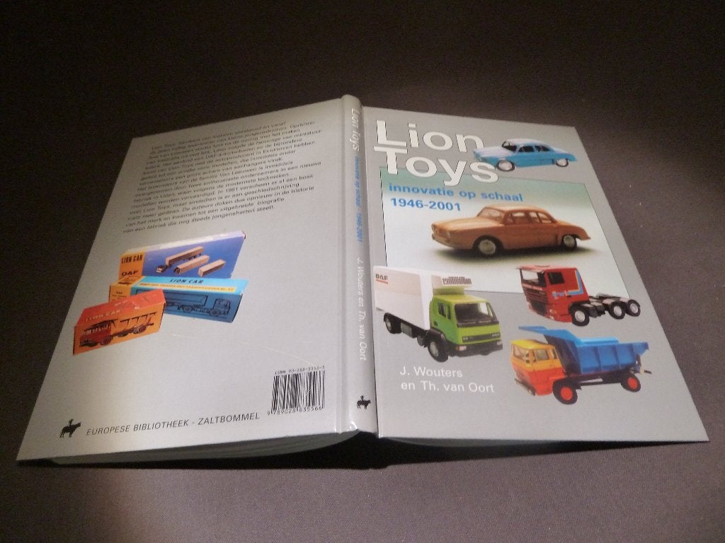 LION TOYS 1946 - 2001    136 PAG. NOSTALGIE, Ophalen of Verzenden, Nieuw, Overige merken