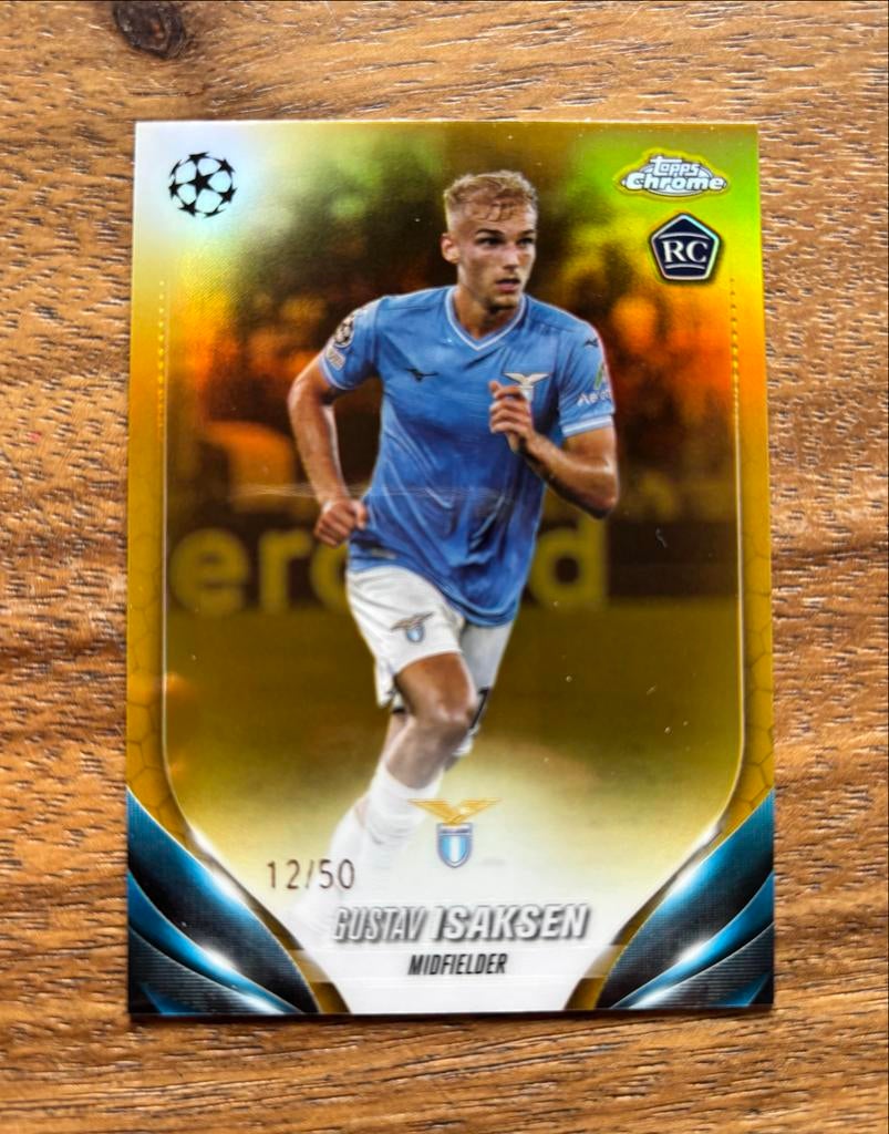 Gustav Isaksen Topps Chrome RC Gold Refractor 12/50 Lazio, Ophalen of Verzenden, Nieuw, Losse kaart, Foil