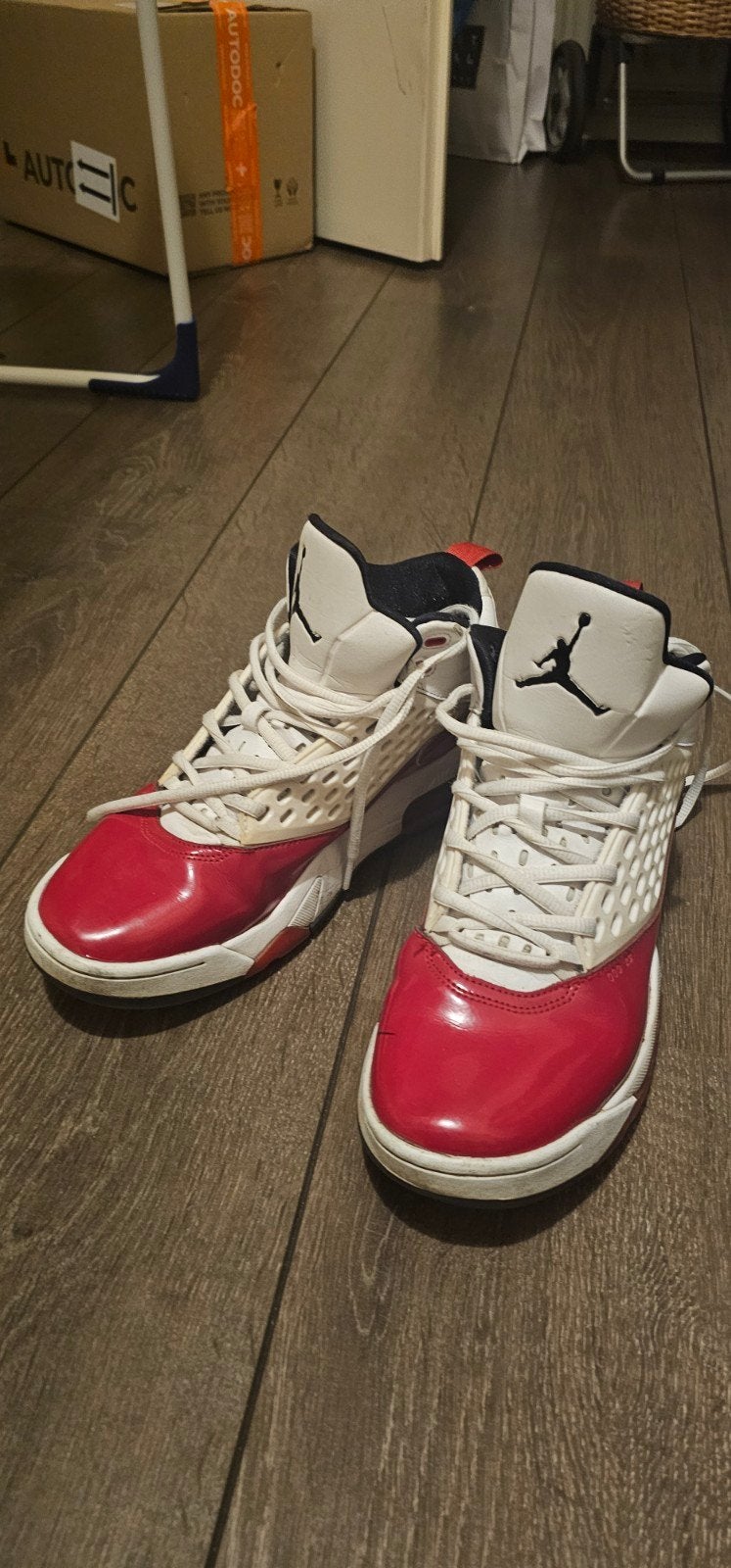 Jordan Maxin 200 'White Gym Red' - Maat 42 (US 8.5), Kleding | Dames, Schoenen, Jordan, Ophalen of Verzenden, Wit
