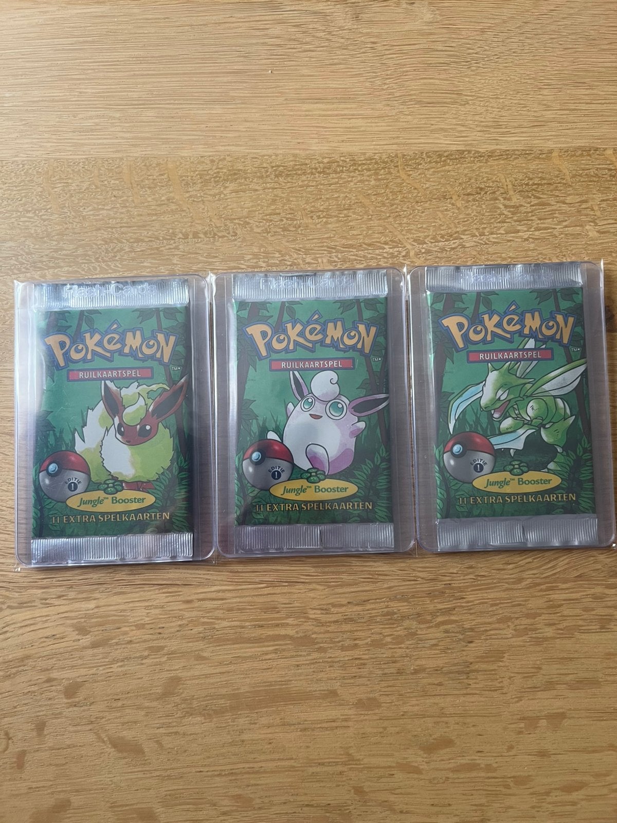 Pokémon 1st Edition Jungle NL Booster Pack(art set), Ophalen, Zo goed als nieuw, Booster