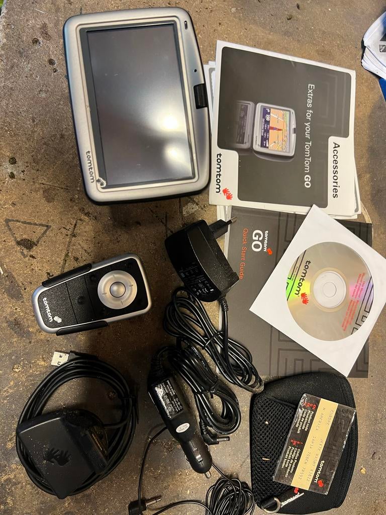 TomTom GO Navigatiesysteem met accessoires, Auto diversen, Ophalen, Gebruikt