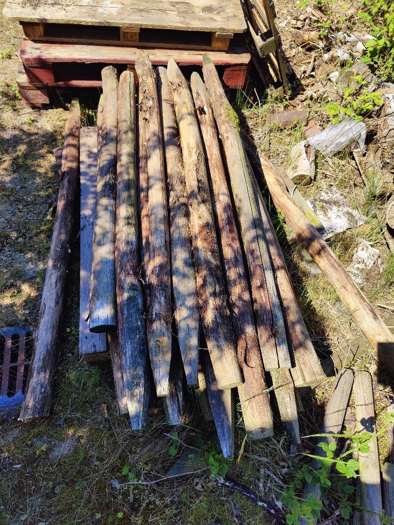 Kastanjehouten tuinpalen. Gratis af te halen, Ophalen, Gebruikt, Palen, Hardhout