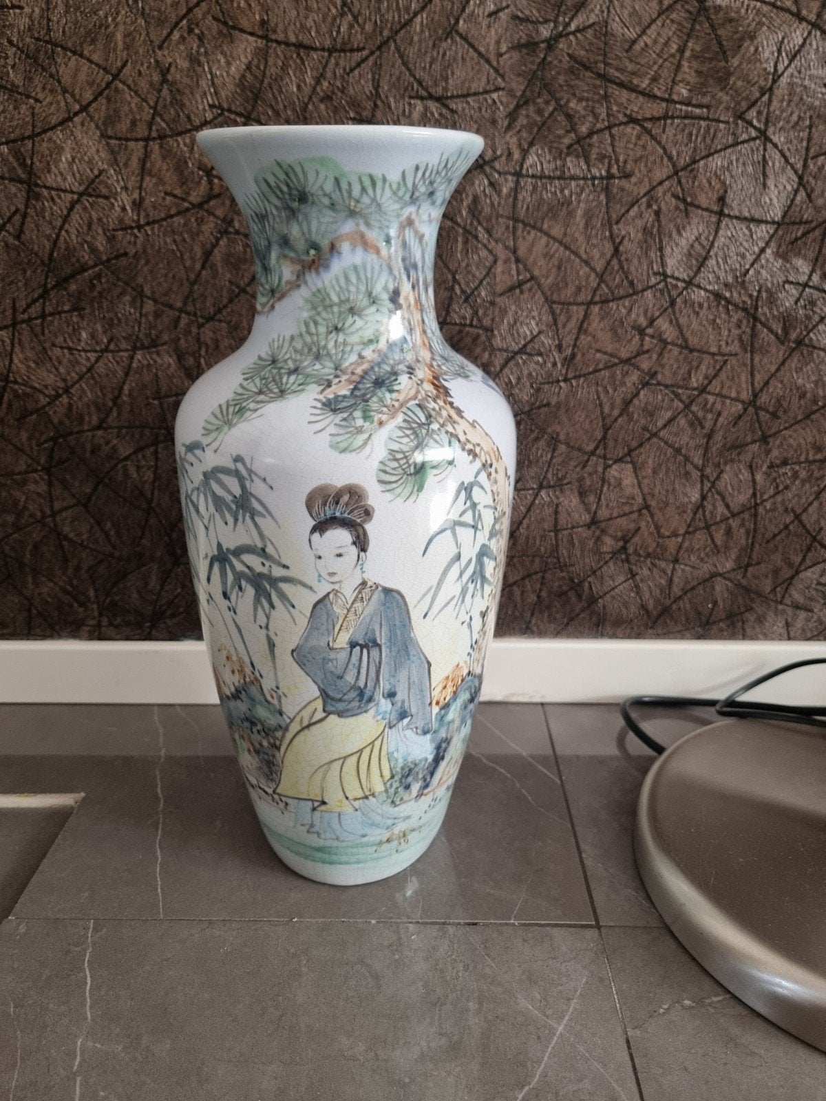Grote Chinese vaas met handgeschilderde decoratie, Ophalen