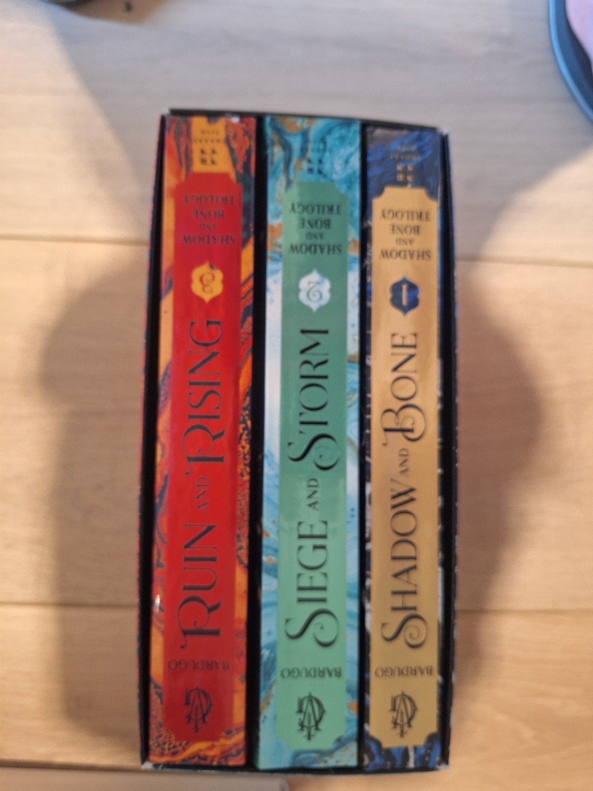 Shadow and Bone Trilogie Boxset - Leigh Bardugo, Ophalen of Verzenden, Zo goed als nieuw