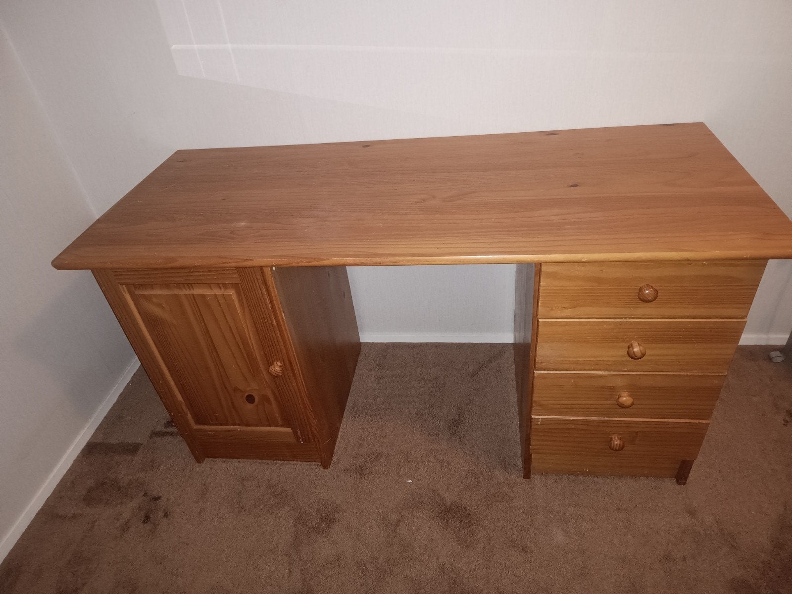 Gratis afhalen: grenen bureau., Huis en Inrichting, Ophalen, Gebruikt, Hout, Bruin