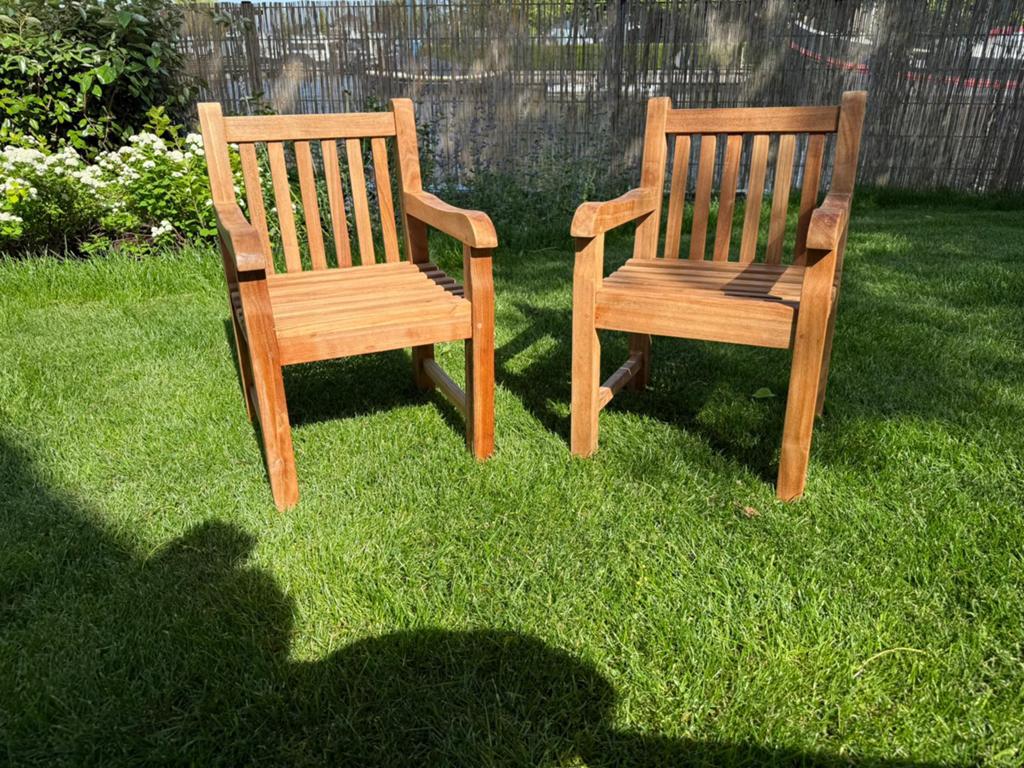 Twee kwaliteit kinder tuinstoelen van Teak, Tuin en Terras, Ophalen, Zo goed als nieuw, Teakhout