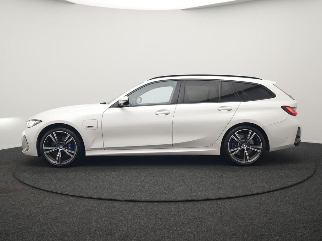 BMW 3 Serie Touring 330e M Sport PHEV 293pk Dealer O.H. NIEU, 1998 cc, Gebruikt, 4 cilinders, Automatische klimaatregeling