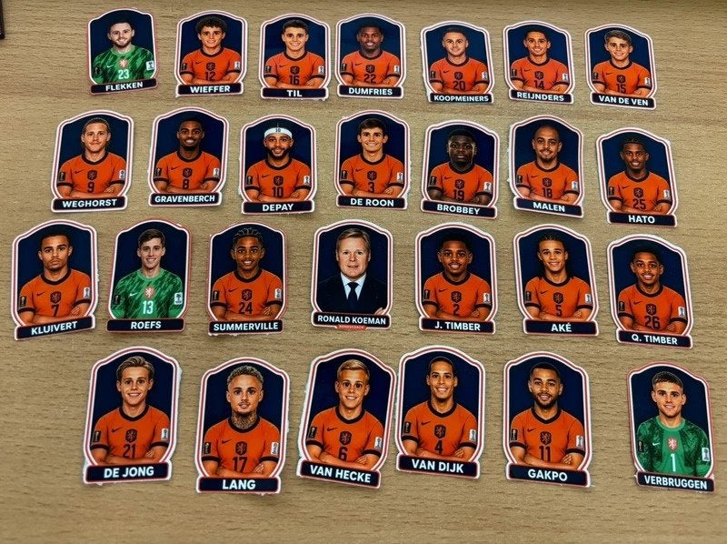Oranje WK 26 sticker of strijk embleem / emblemen, Ophalen of Verzenden, Nieuw, Overige typen