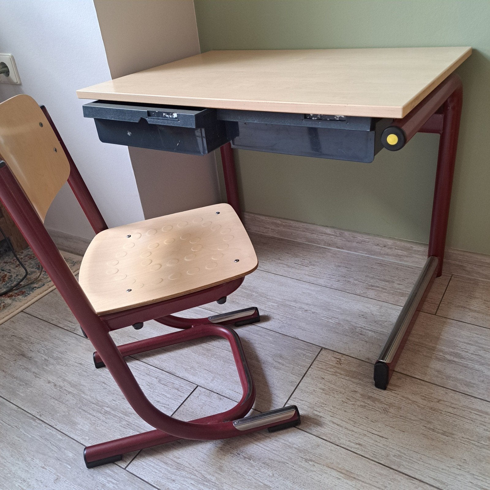Kinderbureau, schooltafeltje met stoel, merk presikhaaf, Ophalen