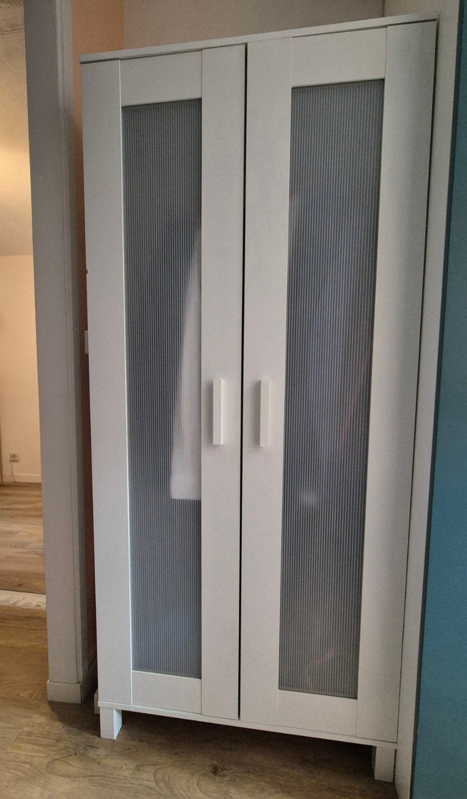 Witte Ikea kledingkast met 2 deuren en roede, Ophalen, Gebruikt, 50 tot 100 cm, Overige houtsoorten
