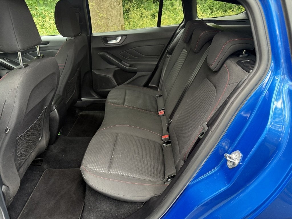 Foto 8 van Ford FOCUS Wagon 1.5 EcoBoost ST Line Business | trekhaak |