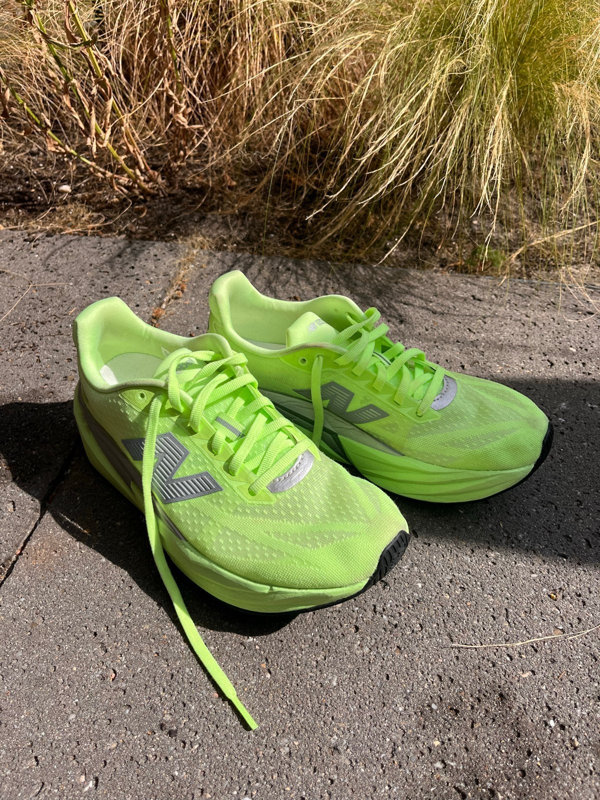 New Balance FuelCell Rebel hardloopschoenen - Neon Groen, Kleding | Dames, Schoenen, Ophalen of Verzenden, Zo goed als nieuw, Groen