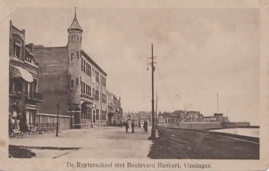Vlissingen De Ruyterschool met Boulevard Bankert, Verzenden, 1920 tot 1940, Gelopen, Zeeland