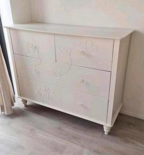 Ikea ladekast/ commode wit met sierlijke details, Gebruikt, 3 of 4 laden, Minder dan 100 cm, 25 tot 50 cm