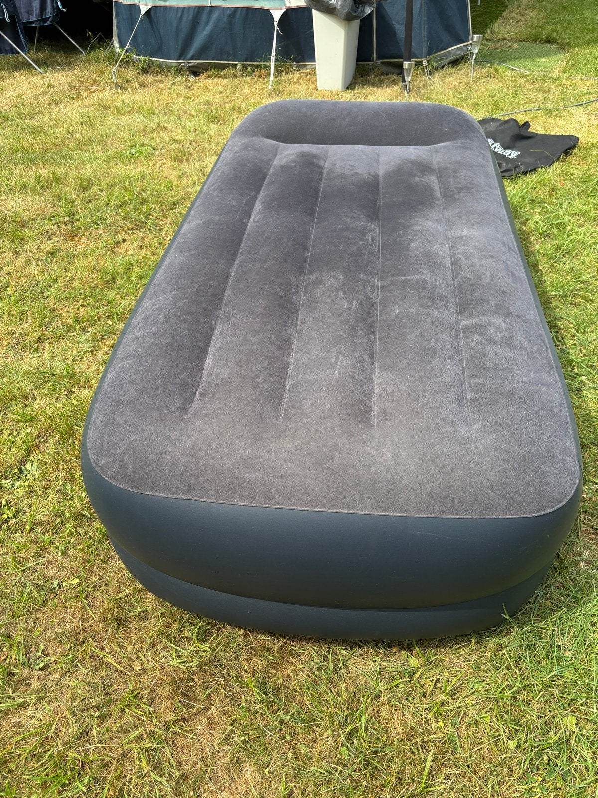 1-persoons luchtbed met ingebouwde pomp - 190x90x45 cm, Ophalen, Ingebouwde pomp, Gebruikt, 1-persoons