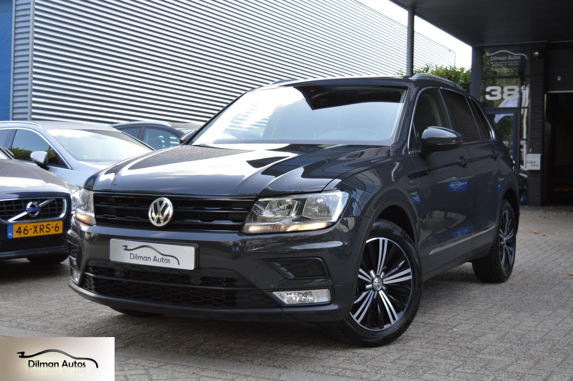 Volkswagen Tiguan 2.0 TDI Aut Connected Series|Pano|Navi|Nap, Auto's, Gebruikt, Euro 6, 4 cilinders, Origineel Nederlands