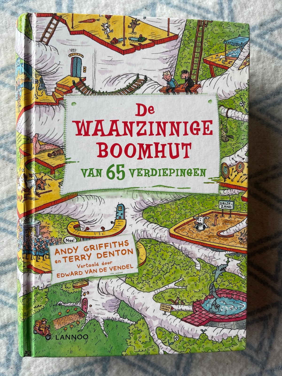 De Waanzinnige Boomhut van 65 Verdiepingen, Boeken, Ophalen of Verzenden, Zo goed als nieuw, Fictie algemeen
